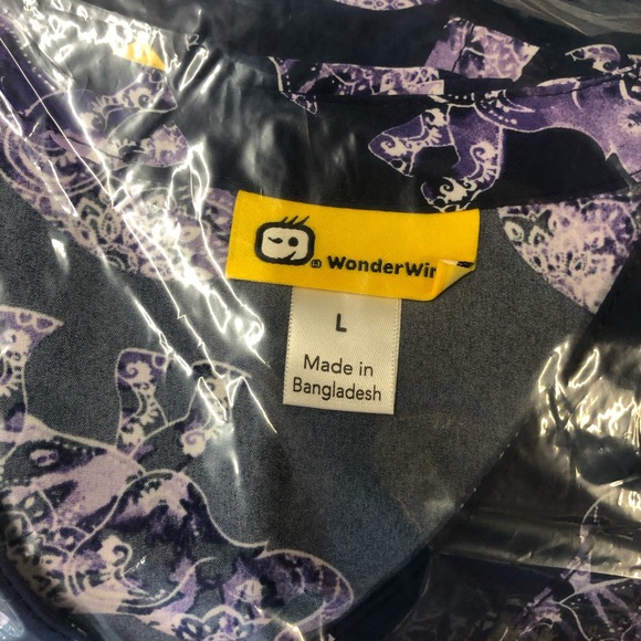 NWT Wink Purple Elephant Pattern Short Sleeve Scrub Top multiple sizes - Picture 7 of 16